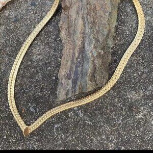 Retro Dynasty Style 80's Gold Tone V-Neck Herringbone Chain 17” Necklace